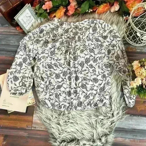 Chaus Purple Wisteria Ice Floral Print V-Neck Balloon sleeve Blouse, M - Picture 11 of 13